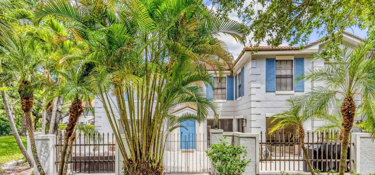 355 Prestwick Circle