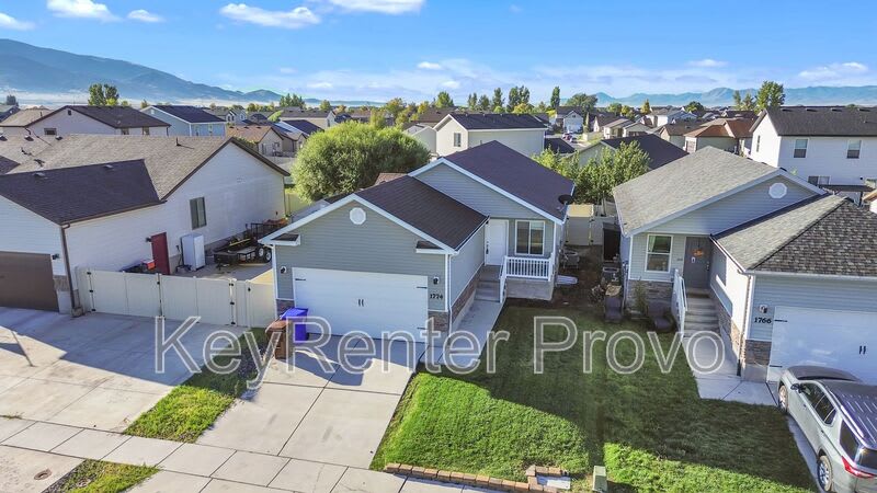 1774 E Tumwater Lane