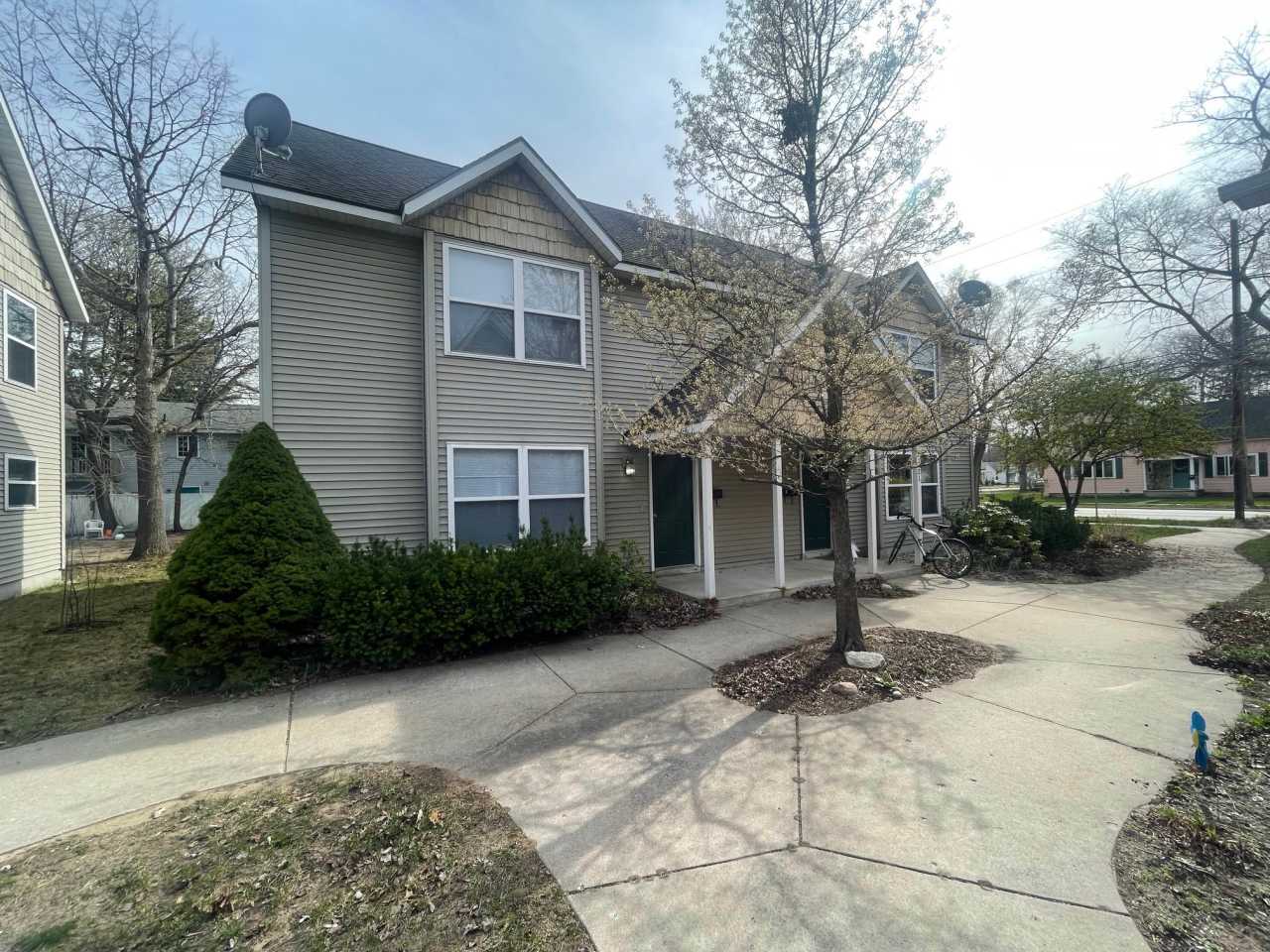 323 S. Garfield Ave. - A