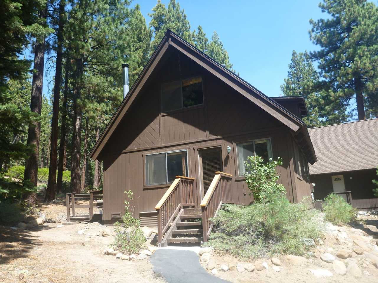 Quaint 3 Bedroom Cottage!