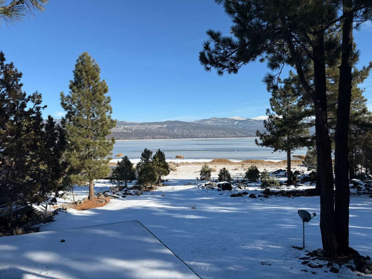 2 BEDROOM, 2 BATH FURNISHED LAKE FRONT RENTAL