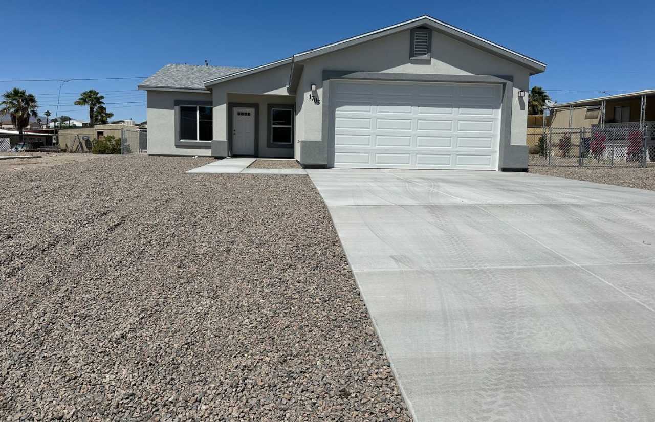 HOUSE FOR RENT IN BULLHEAD CITY, AZ 3 Bedroom, 2 Bath, 2 CAR GARAGE