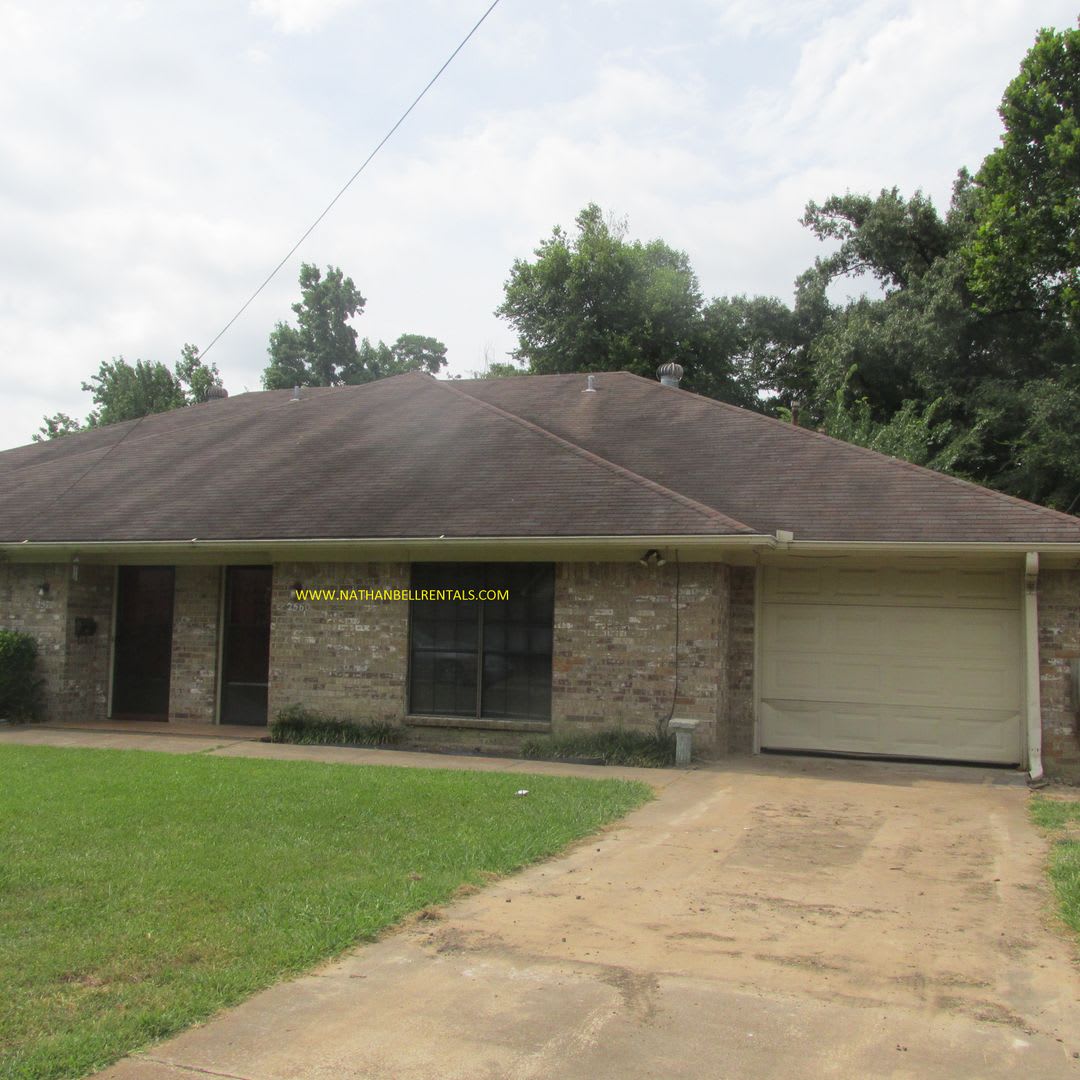 3 bedroom 2 bath duplex