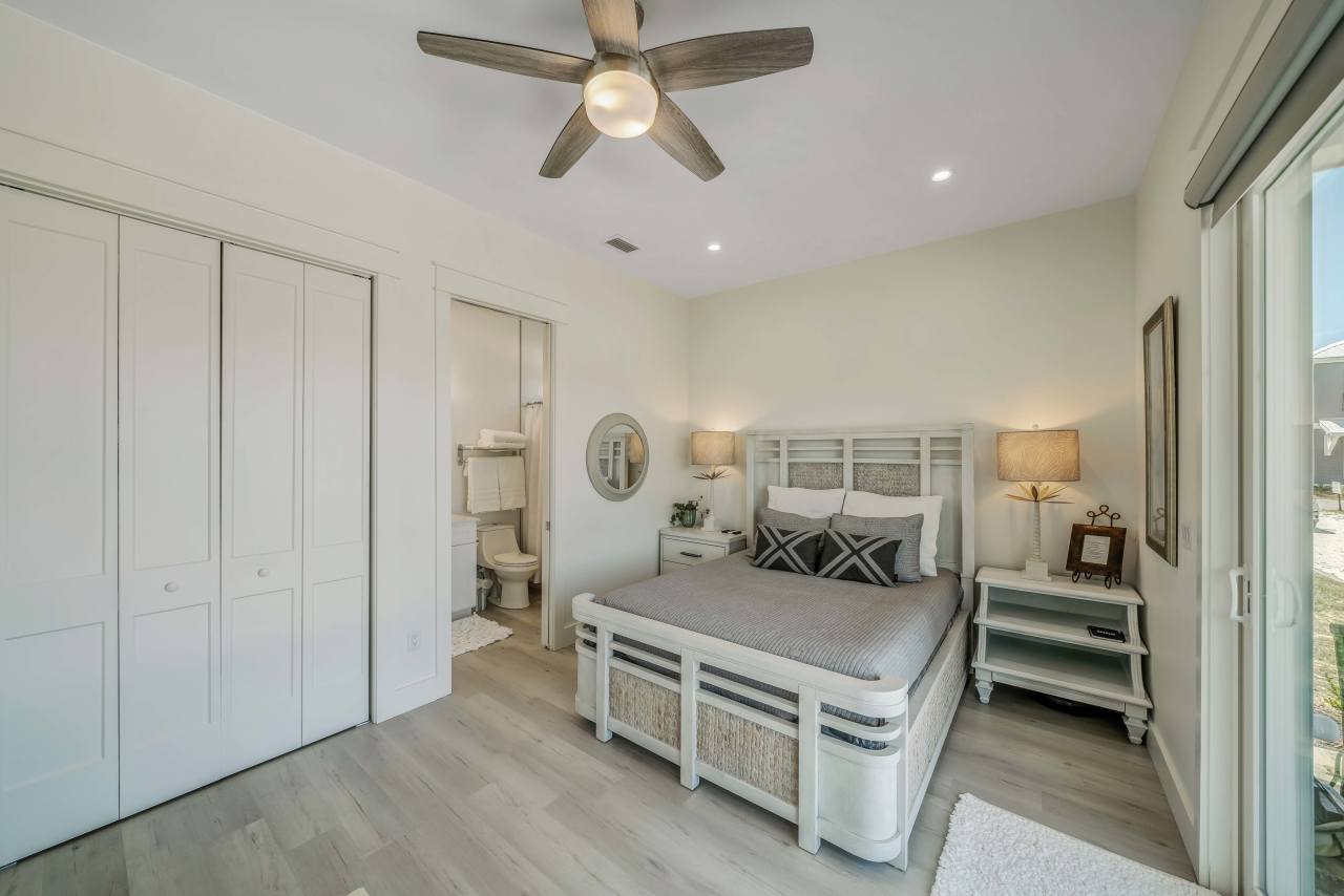 109 East Lakeshore Drive