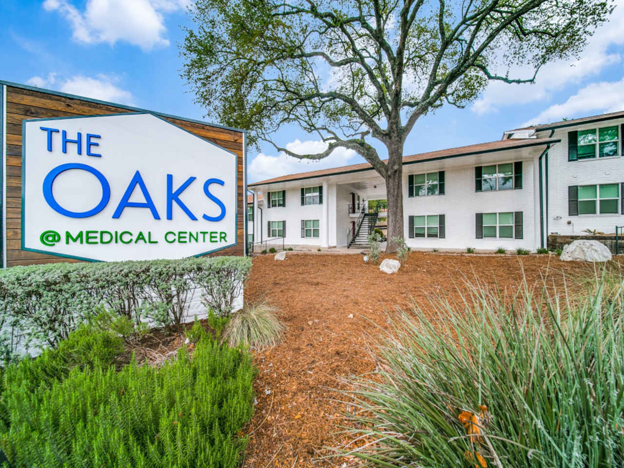 Oaks at Medical Center