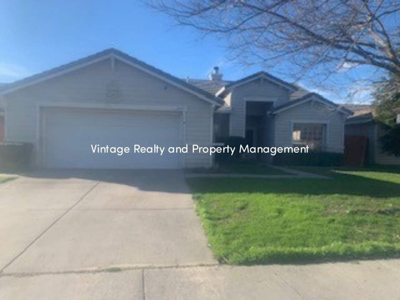 Ready To Go Nice Single Story 4 Bedroom Home!!!