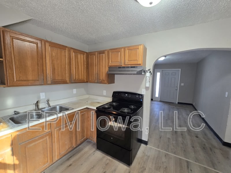 1123 North Barclay Street