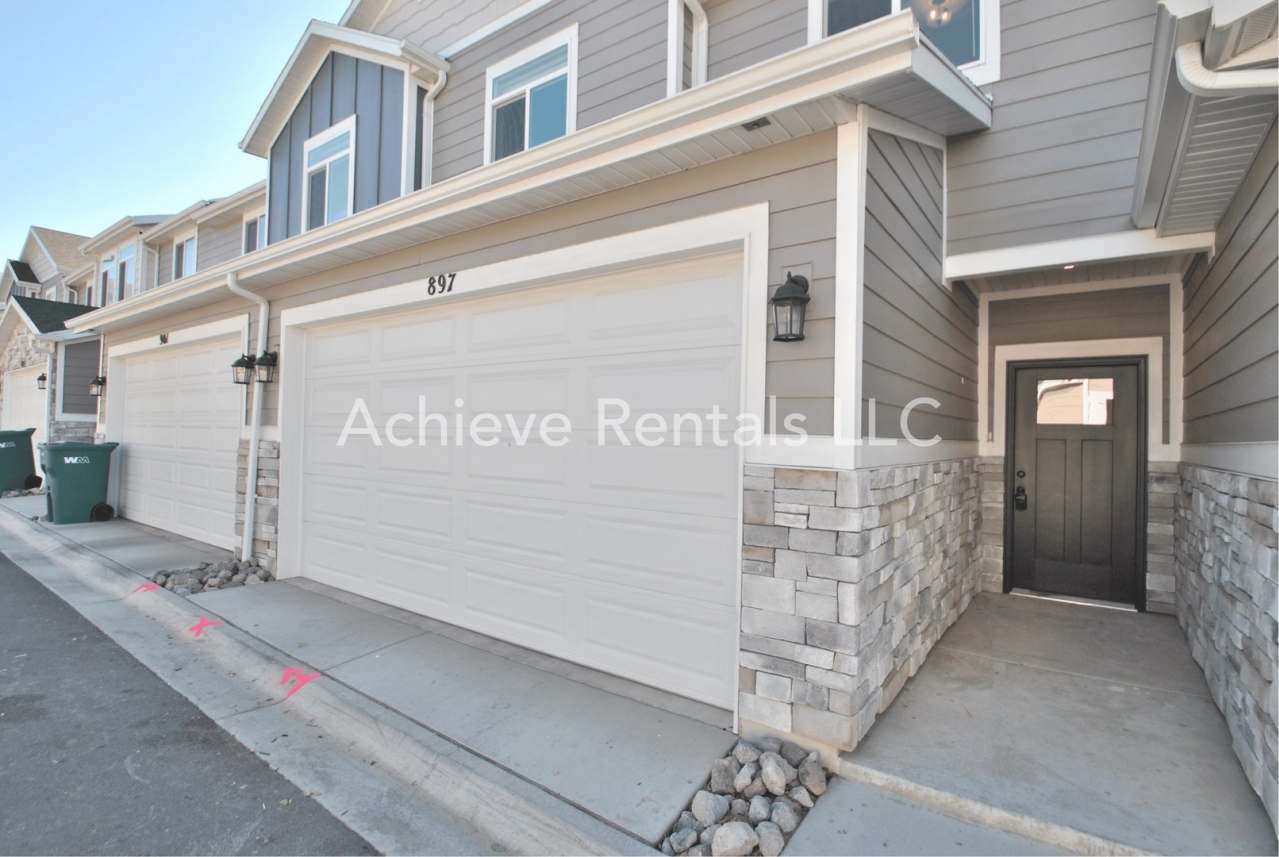 905 Robert Ave Layton