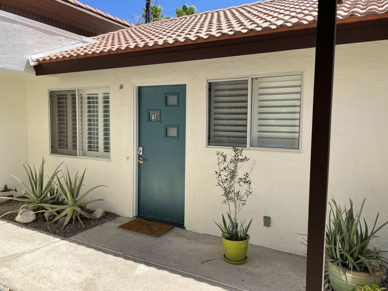 Movie Colony Condominium, long term unfurnished