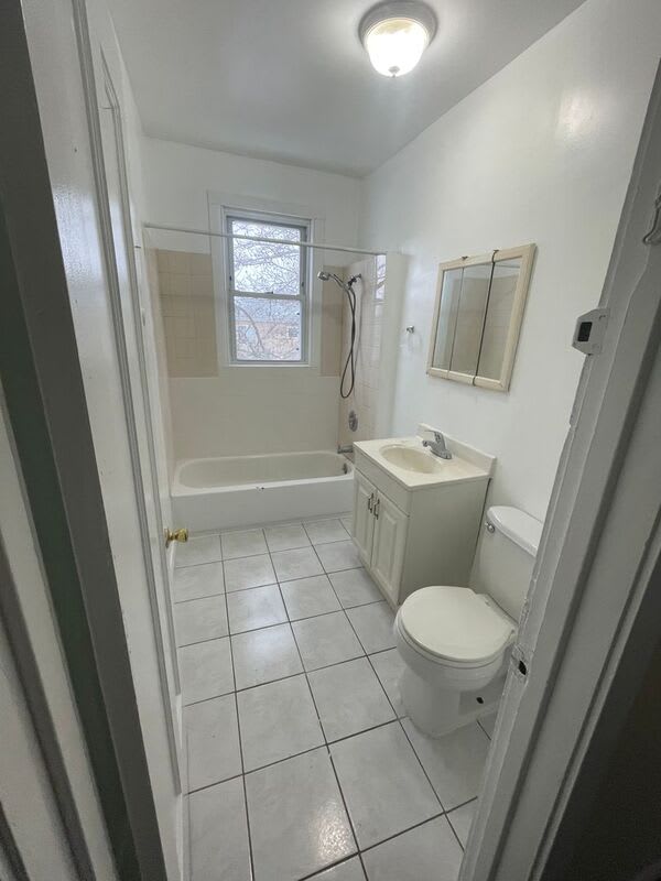 2200-02 N Laporte 2A