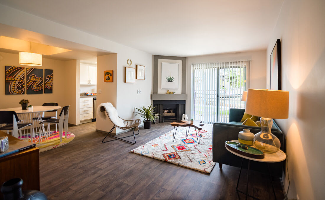Country Lake Apartments