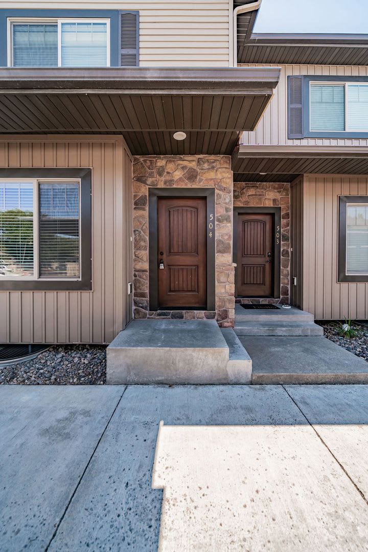 3 bed 1.5 bath Townhome