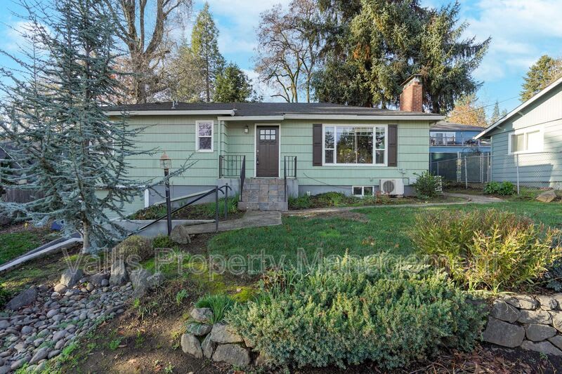 1025 Terrace Drive NW