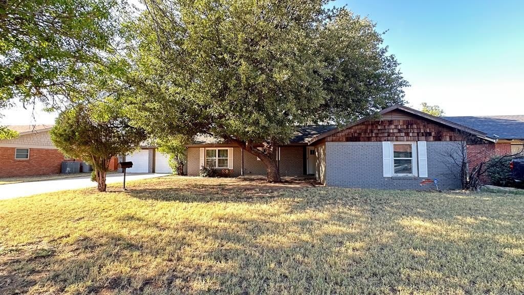 3204 W Golf Course Rd