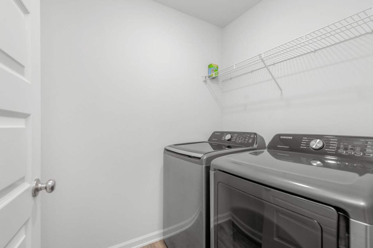 Charming 4-Bed Retreat Minutes From It All