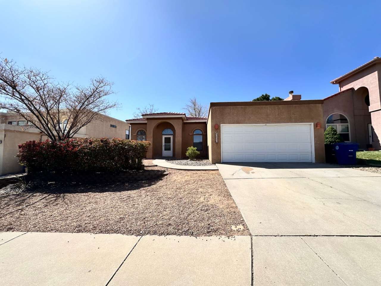 Charming 3 bed 2 bath 1600 sq ft home