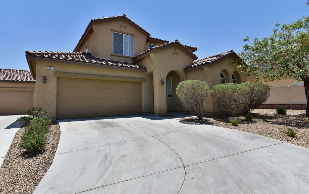 Beautiful 4BED/3BATH/CAR home located in SW Las Vegas!