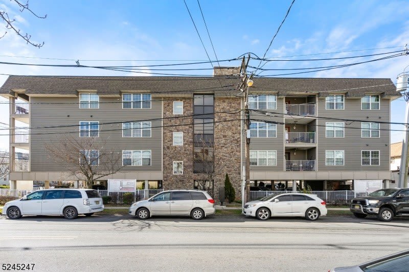 594-596 Jefferson Ave