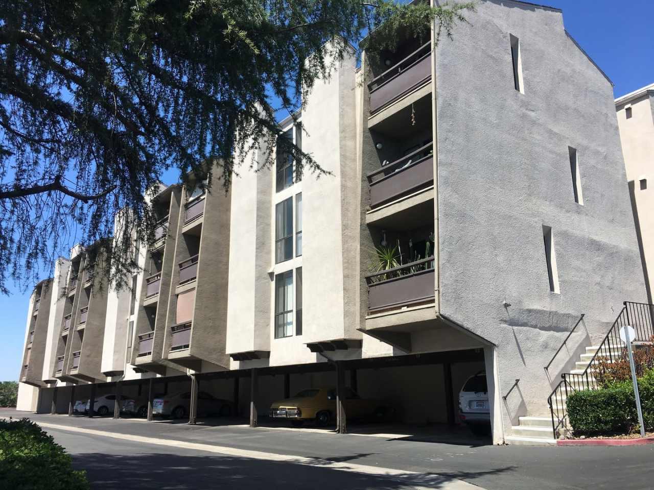 One Bedroom Condo in San Carlos!!