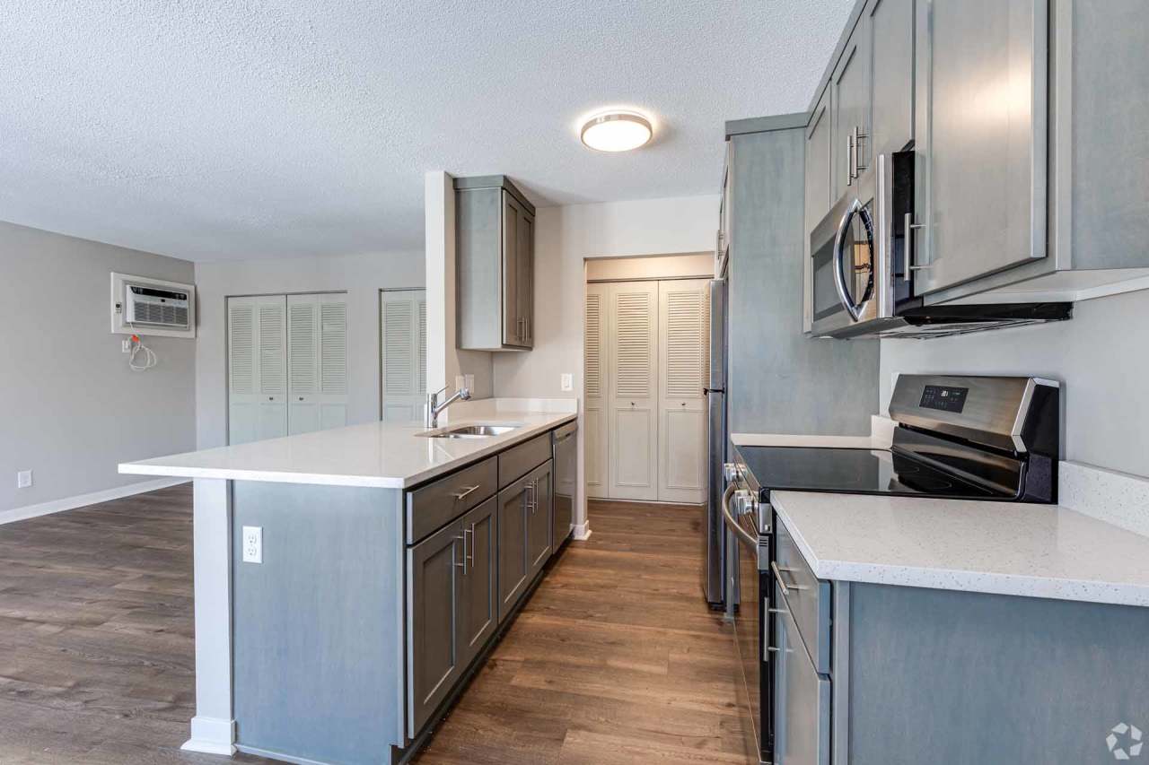 7th Avenue Apartments