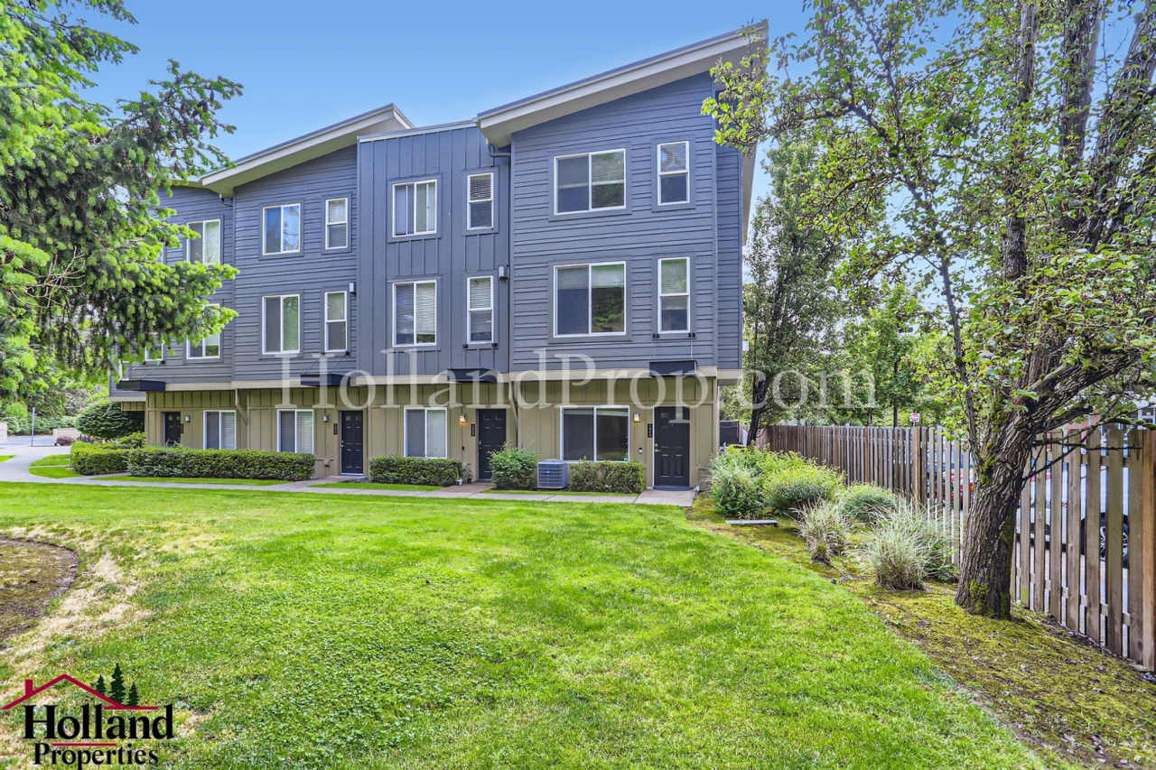 Move-In Ready Beaverton Gem with Attached Garage, Utilities included