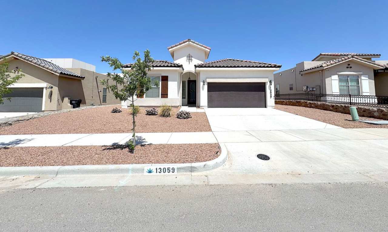 East El Paso 4/2.5bath Refrig A/C home!