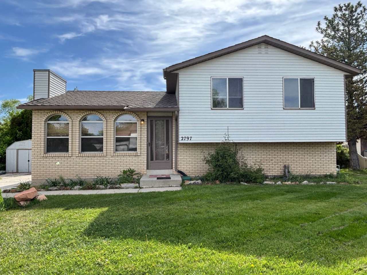 Cozy Home with New Paint  Flooring!
