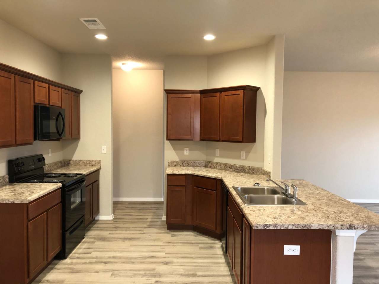 3 bedroom 2 bath, 2c garage. very nice home for rent.