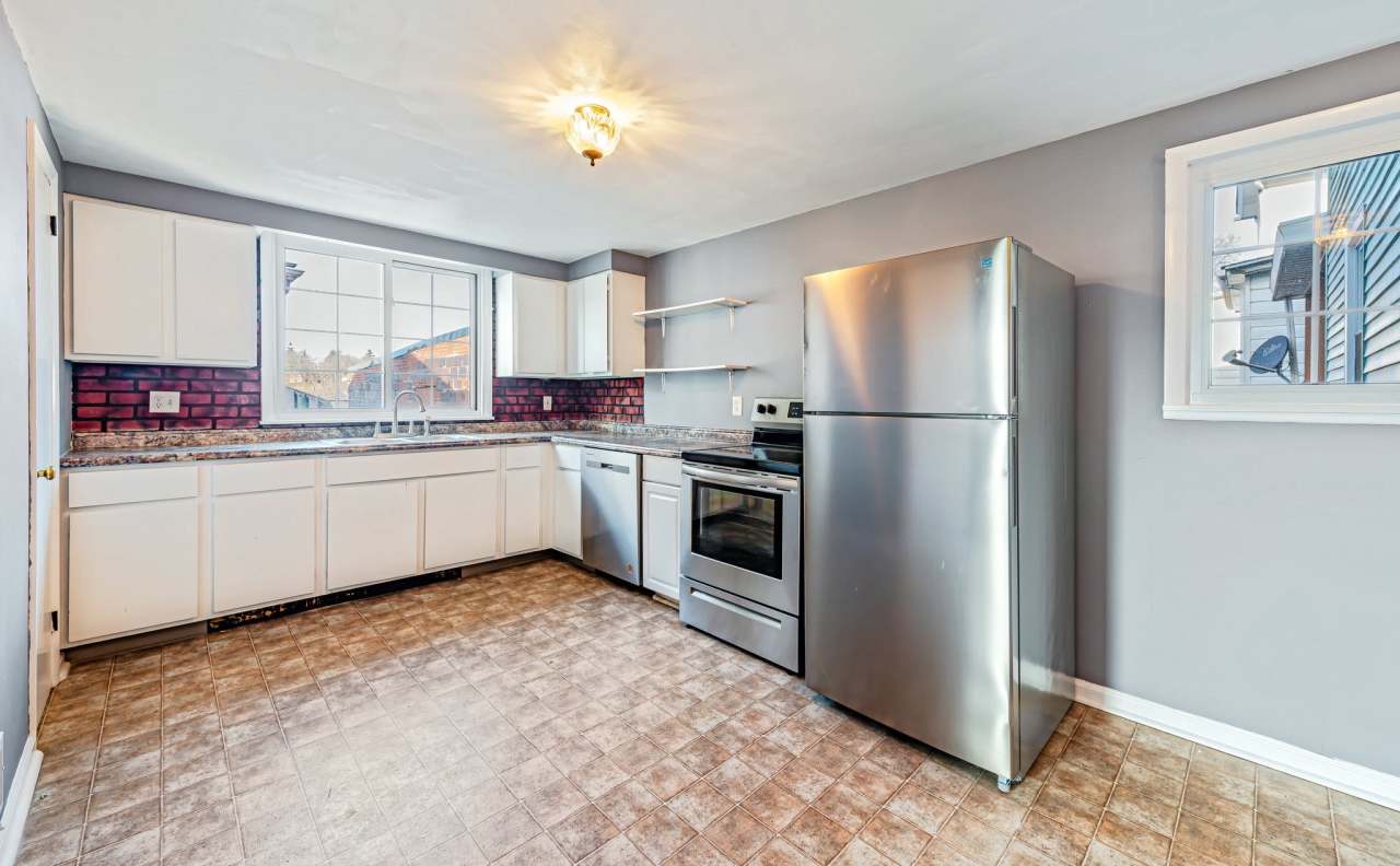 310 1/2 Harrison Avenue - 2