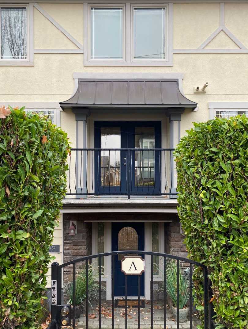 AVAILABLE NOW 3 BD 3.5 BA Townhome in Fremont