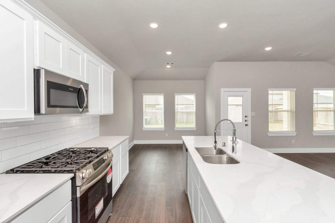 Welcome to the Drake – Where Comfort Meets Elevated Living