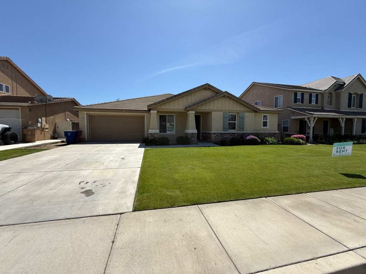 Stunning four bedroom in 93312!