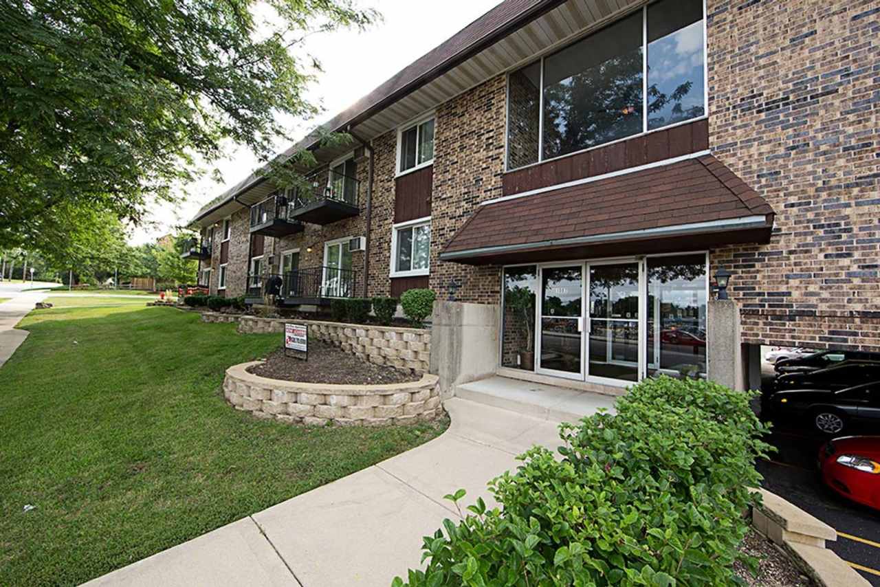 Lisle Place Apartments