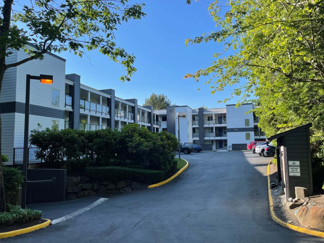 CLICK "REQUEST A TOUR" NOW!