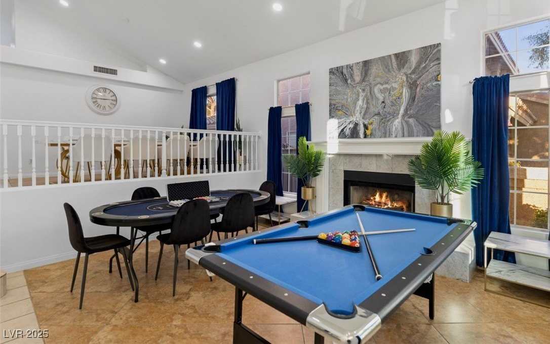 2838 Via Stella Street