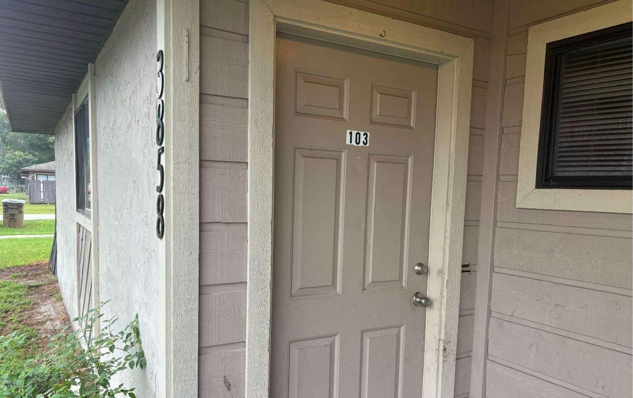 3858 NW HUNTSBORO 103