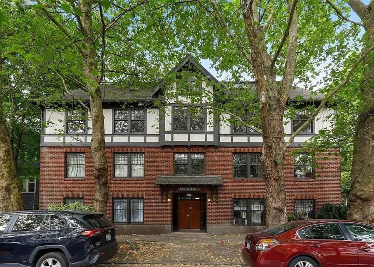 Charming North Capitol Hill Vintage Condo – Modern Comforts  Ideal Location