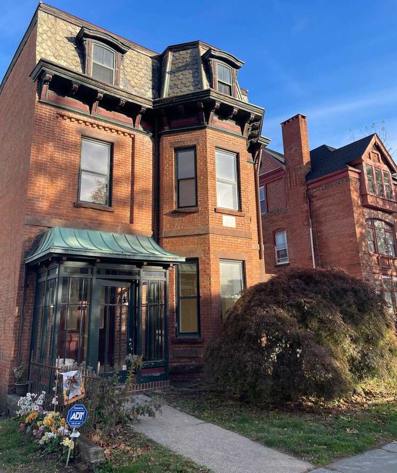 4 Bedroom 2 Bathroom House with Stunning Hudson River Views
