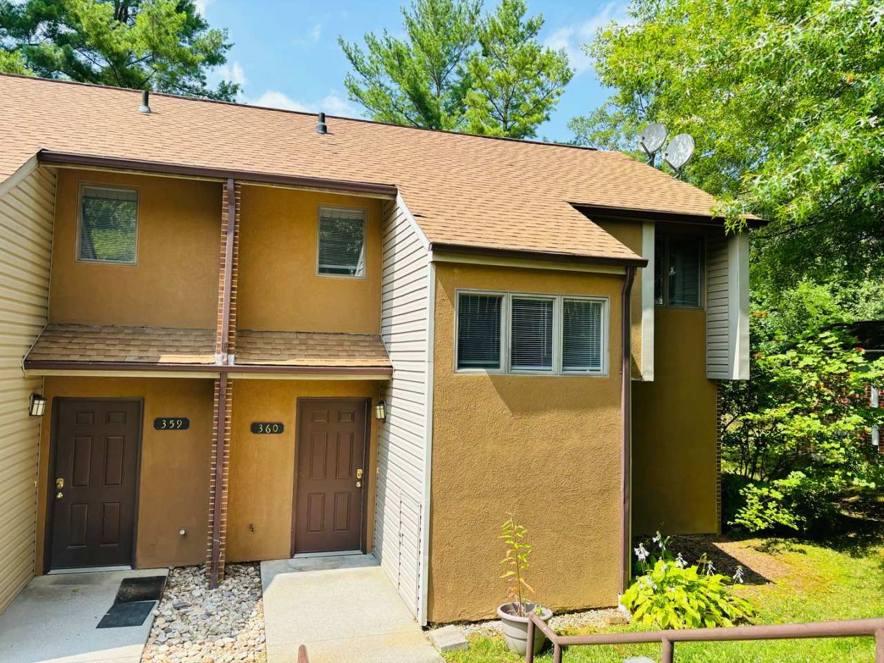 3 Bedroom 2.5 Bath Townhouse