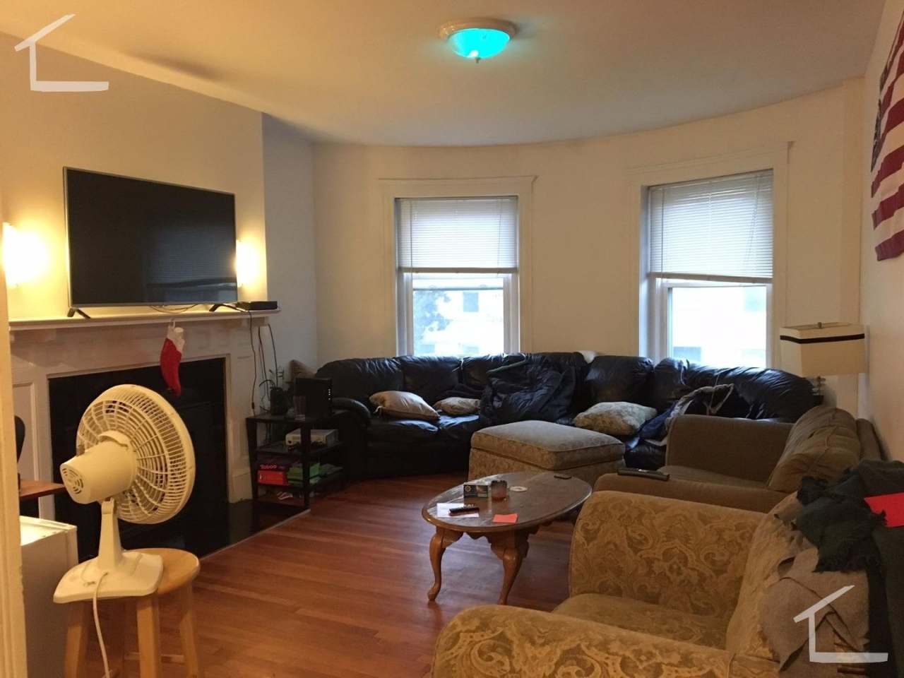 Huge 4 bed unit for the upcoming school year!