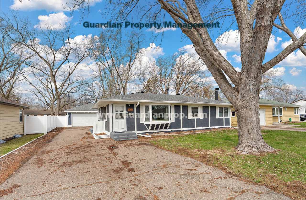 Crystal Single Family Home, Fenced Yard, 2 Car Garage, Avail June