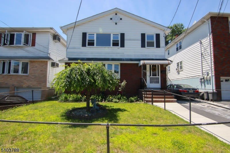 17 Wallace St 2nd Fl