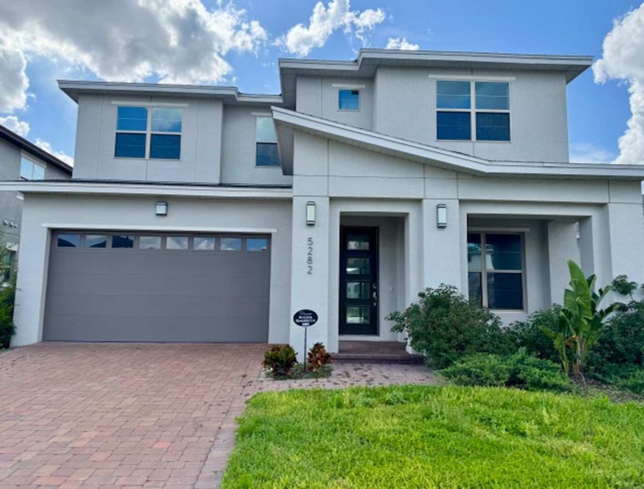 Home For Rent In Saint Cloud with 5 Bedroom/3 Baths