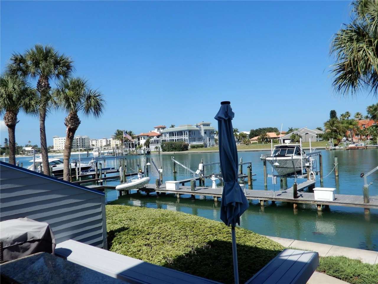 910 PINELLAS BAYWAY S