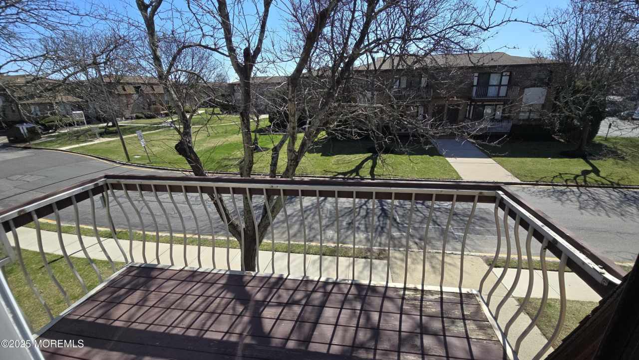 1008 N Oaks Boulevard