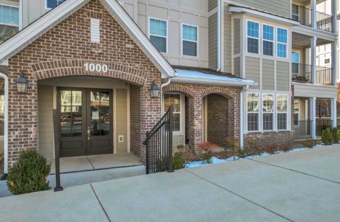 1000 Vintage Green Lane