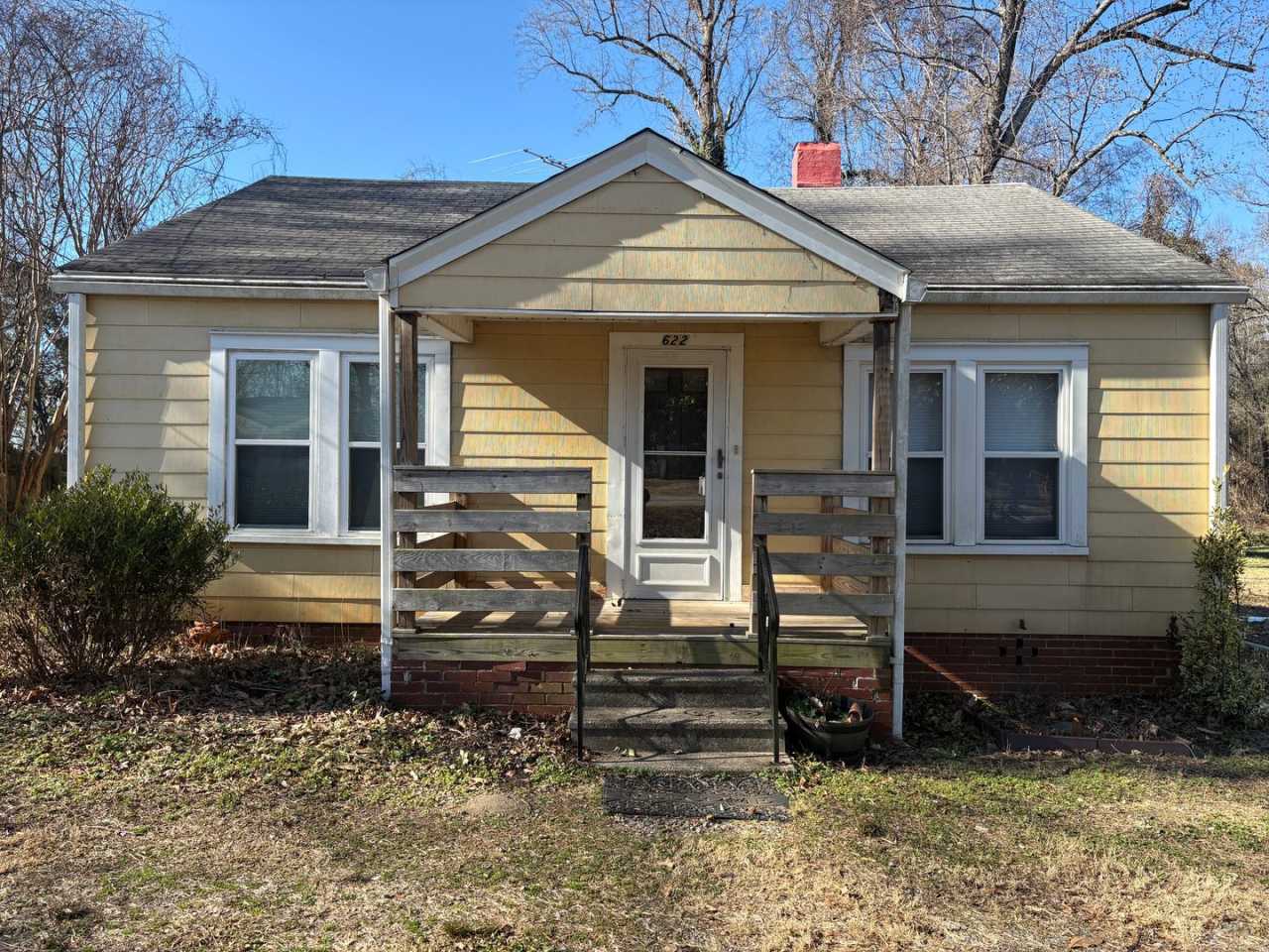 2 Bedroom, 1 Bathroom House in Greensboro!