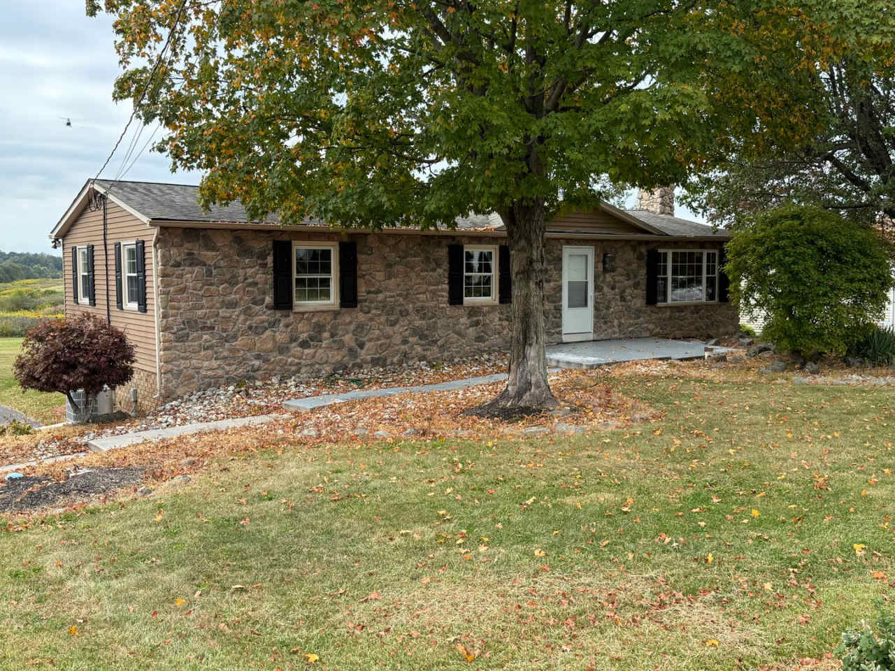 3 bd / 1.5 bth Single Family Home in Quakertown