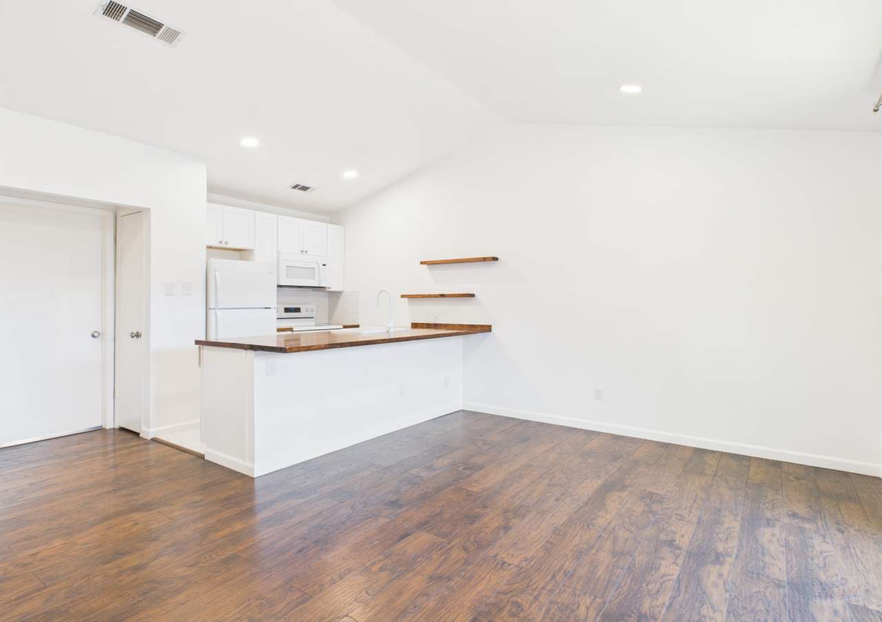 1303 Hollow Creek Dr Apt 1