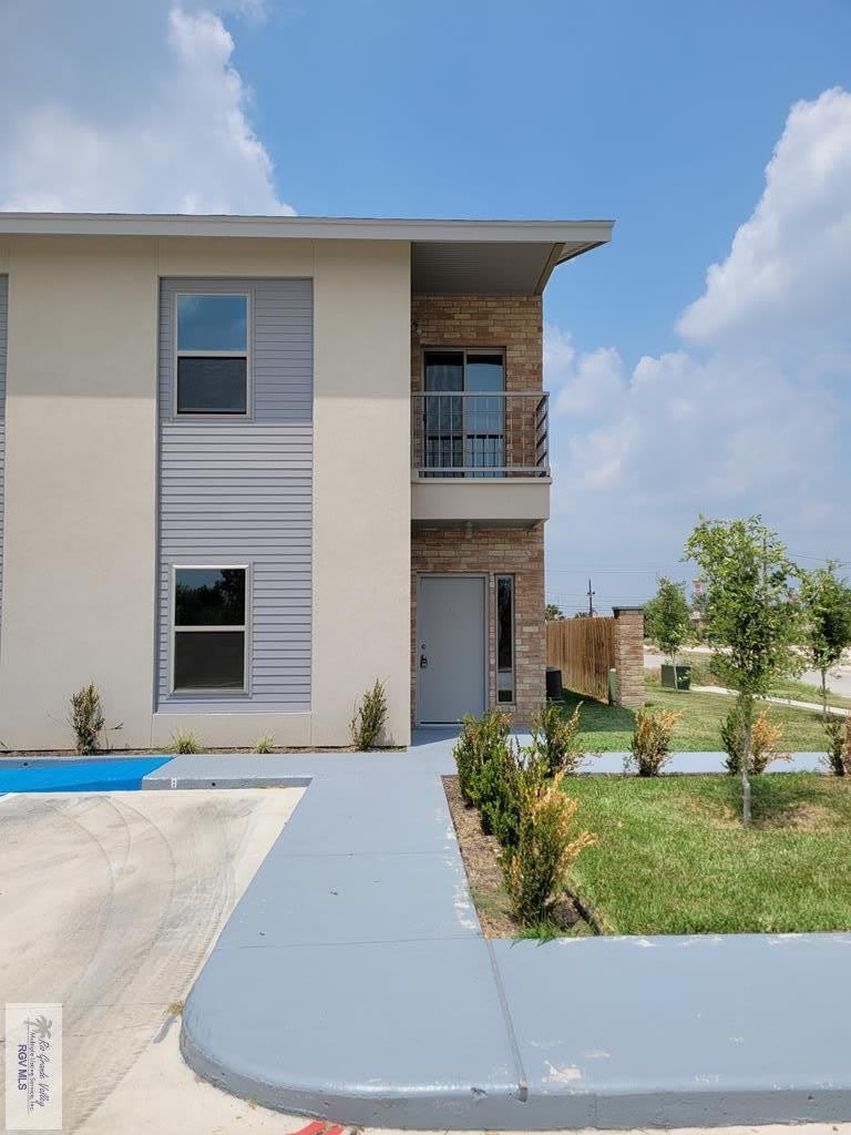 7701 VIA DEL MAR CIR